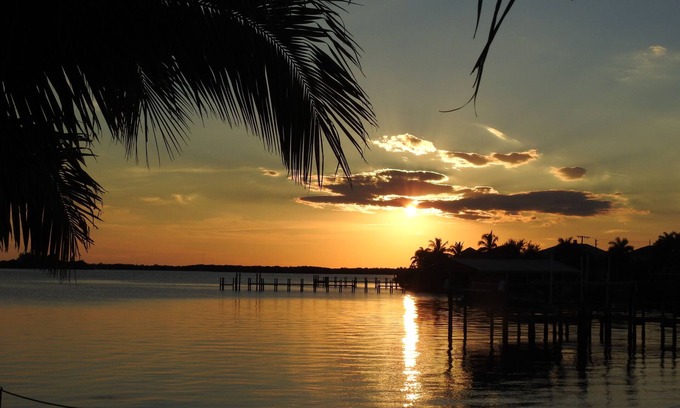 Edgewater Casa | Sunsets on the beach