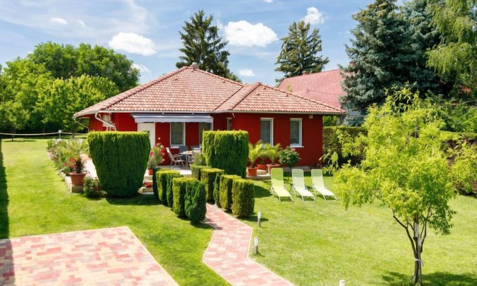 Balatonszemes Casa | Sunshine by Interhome