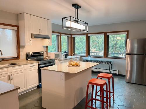 Langley Casa | Sunshine garden 5 bedrooms2 living rooms3 bathrooms1 kitchen
