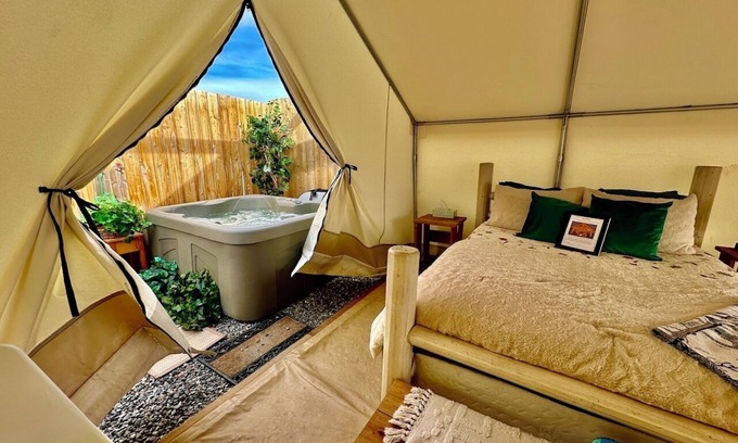 Monument Alquiler De RV | “Sunshine” Glamping, Private Bath + Hot Tub