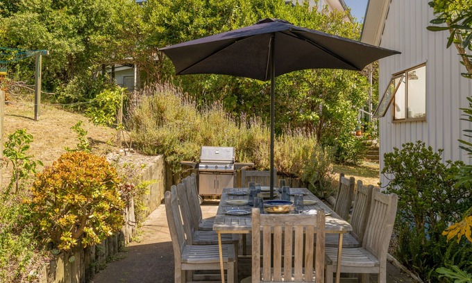 Onemana Casa | Sunshine Grove Retreat - Onemana Holiday Home