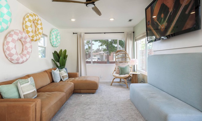 La Mesa Casa | Sunshine Mesa Spa Ac 10+ Guests Theatre Downtown Beach 3 Bed/2 Bath