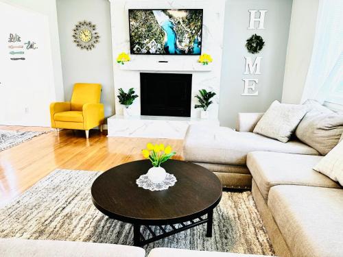 West Chester Casa | Sunshine Palace