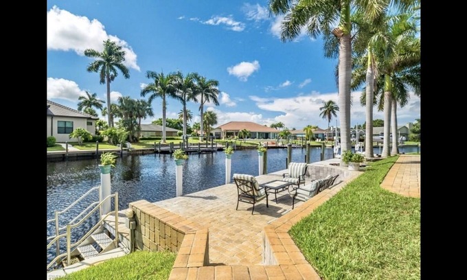 Town and River Casa | Sunshine, sunsets and Direct Water Access