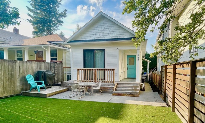 Mann Casa | Sunny Home en el corazón de Seattle! Estacionamiento + W / D y Patio!