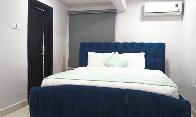 Somolu Apartamento | Sunstone welcoming apartment with AC in lively Lagos