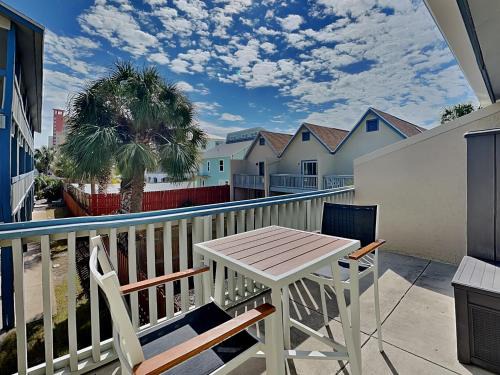 Holiday Beach Apartamento | Sunswept Condominium #210