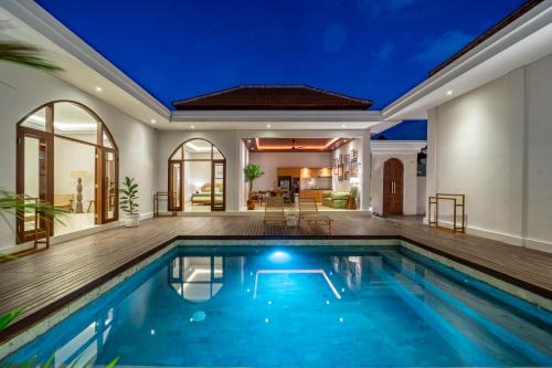 Umalas Villa | Sunterra 2 - Bali Villa Dream - Huge Pool - Good location - Must-Book!