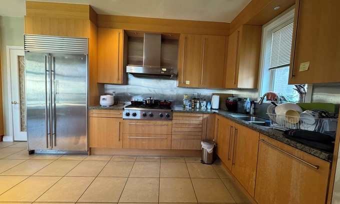 Oakridge Casa | Sunward Coast Westside Homestay