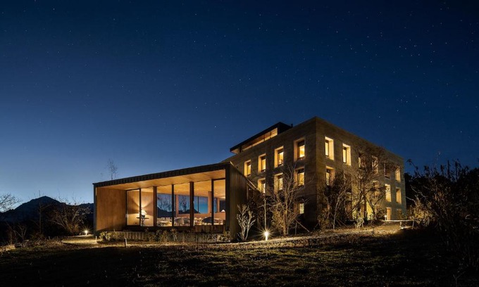 Deqen County Hotel | Sunyata Hotel. Deqin Meili