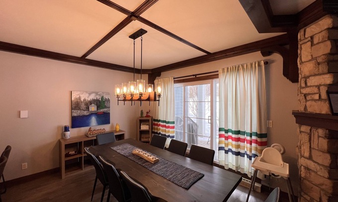 Mont-Tremblant Condominio | Supérieur HBC themed condo in Tremblant village