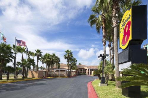 South Padre Island Hotel | Super 8 by Wyndham South Padre Island