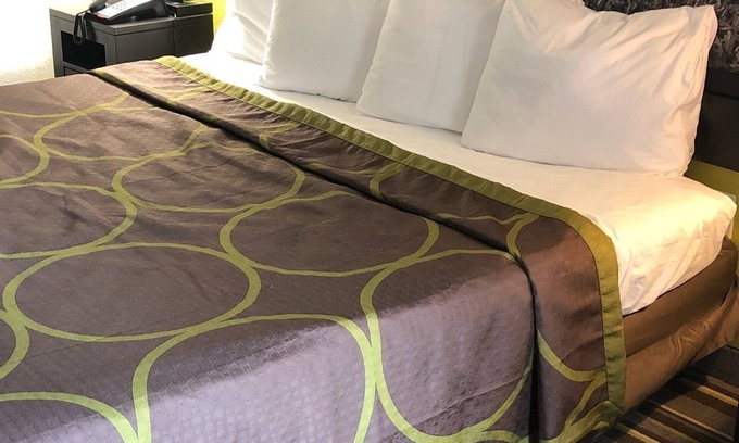 Augusta Hotel | Super 8 by Wyndham Augusta