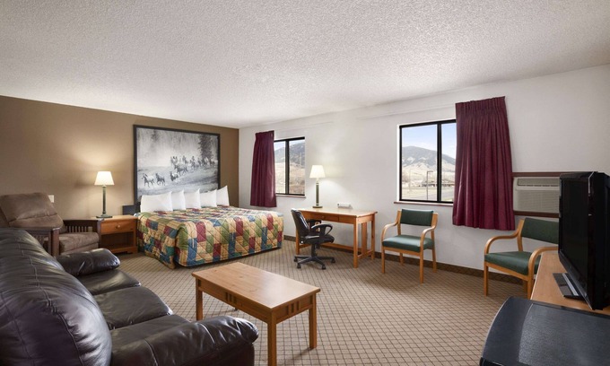 Bozeman Hotel | Super 8 by Wyndham Bozeman