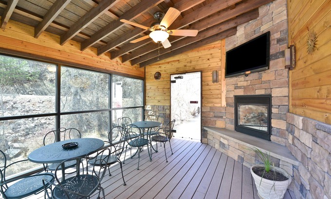 Deadwood Hotel | Super 8 by Wyndham Deadwood / Black Hills Area