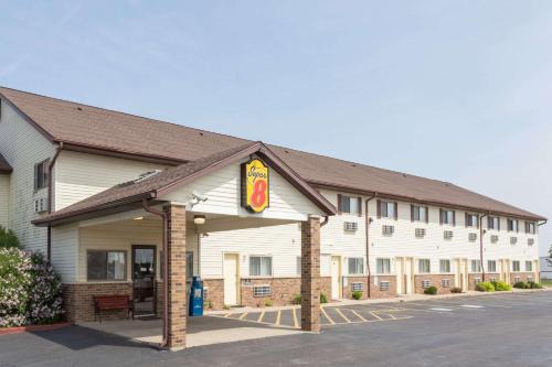 Dixon Hotel | Super 8 by Wyndham Dixon