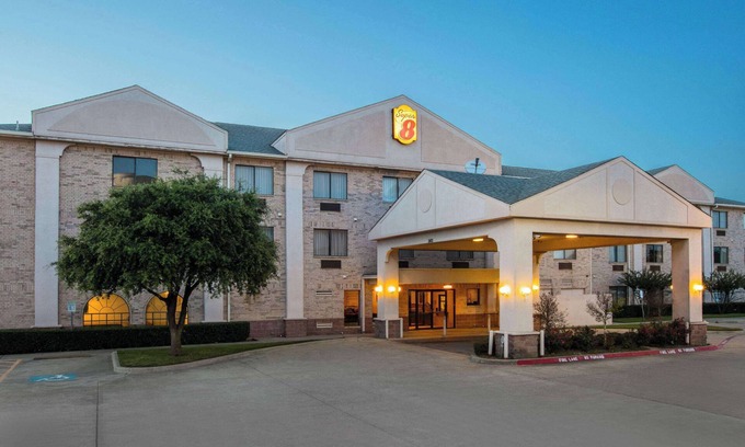 Garland Hotel | Super 8 by Wyndham Garland North Dallas Area