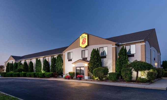Goshen Hotel | Super 8 by Wyndham Goshen