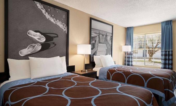 Gulfport Hotel | Super 8 by Wyndham Gulfport Biloxi Airport