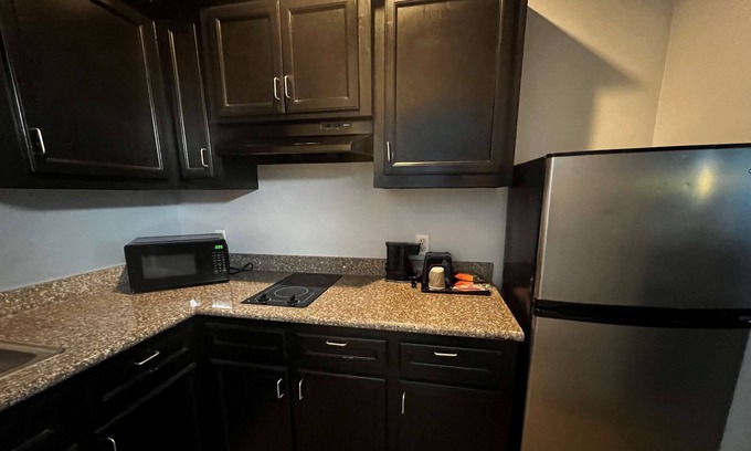 Houston Hotel | Super 8 by Wyndham Houston North I-45