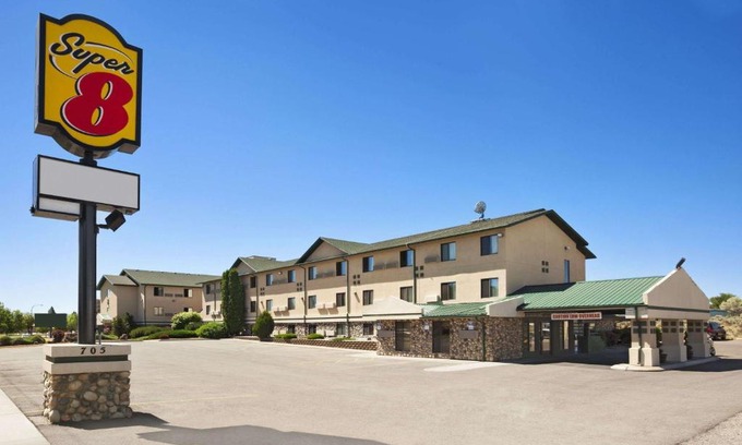 Idaho Falls Hotel | Super 8 by Wyndham Idaho Falls