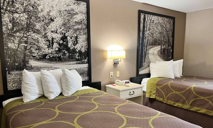 Beech Grove Hotel | Super 8 by Wyndham Indianapolis/Emerson Ave