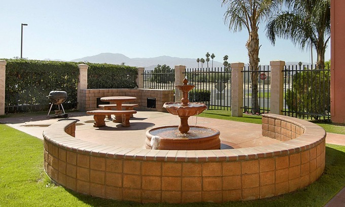 Indio Hotel | Super 8 by Wyndham Indio