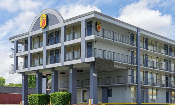 Talbot's Corner Hotel | Super 8 by Wyndham Nashville Downtown