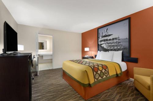 Viavant - Venetian Isles Hotel | Super 8 by Wyndham New Orleans