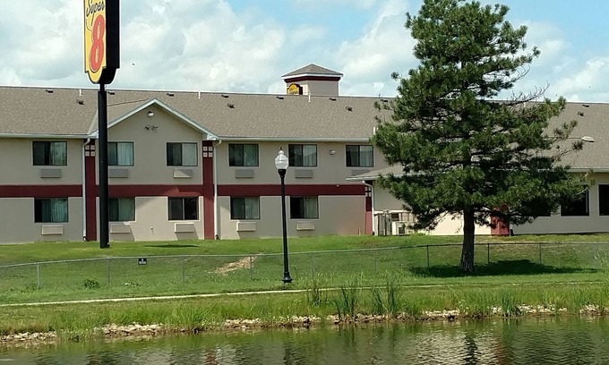 Carter Lake Hotel | Super 8 by Wyndham Omaha Eppley Airport/Carter Lake