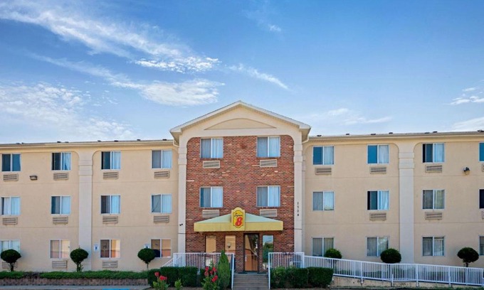 Plano Hotel | Super 8 by Wyndham Plano/Dallas Area