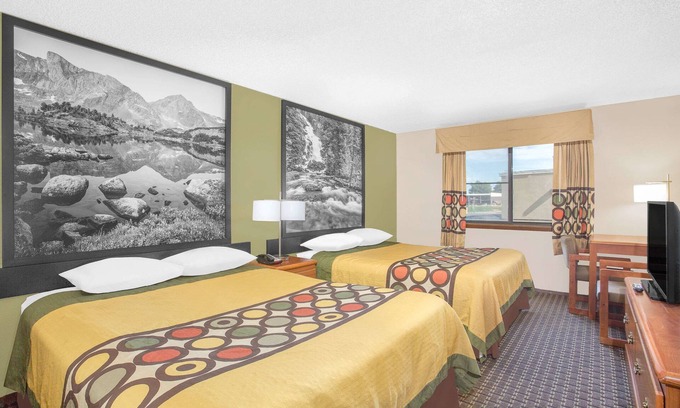 Riverton Hotel | Super 8 by Wyndham Riverton