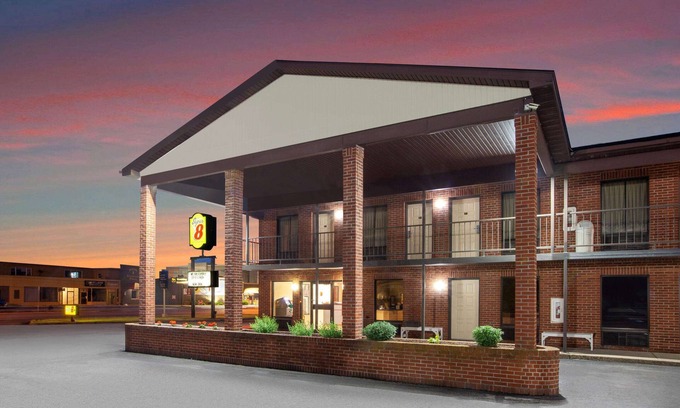 Sandusky Hotel | Super 8 by Wyndham Sandusky