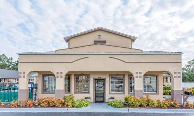 Santee Hotel | Super 8 by Wyndham Santee