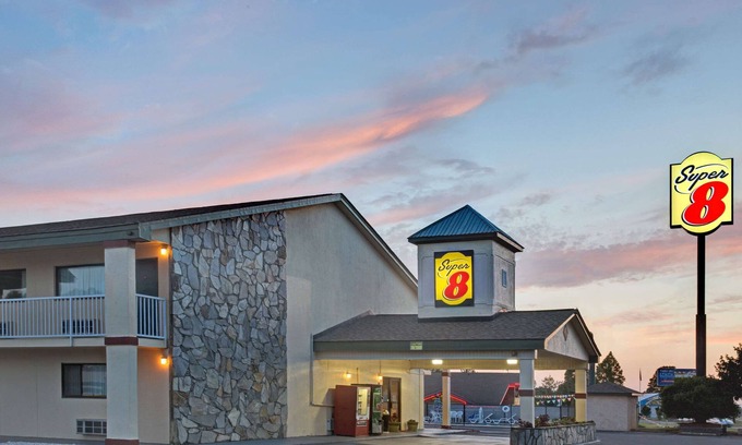 Shelby Hotel | Super 8 by Wyndham Shelby