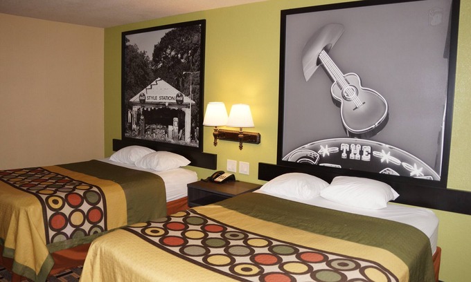 Farmers Branch Hotel | Super 8 by Wyndham Farmers Branch/North Dallas