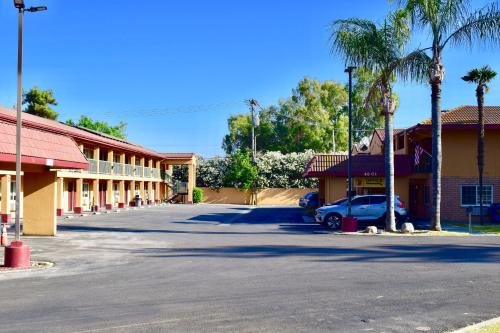 Visalia Hotel | Super 8 by Wyndham Visalia