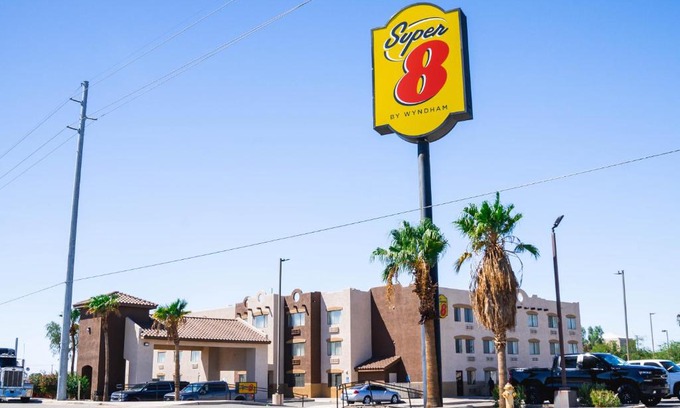 Yuma Hotel | Super 8 by Wyndham Yuma