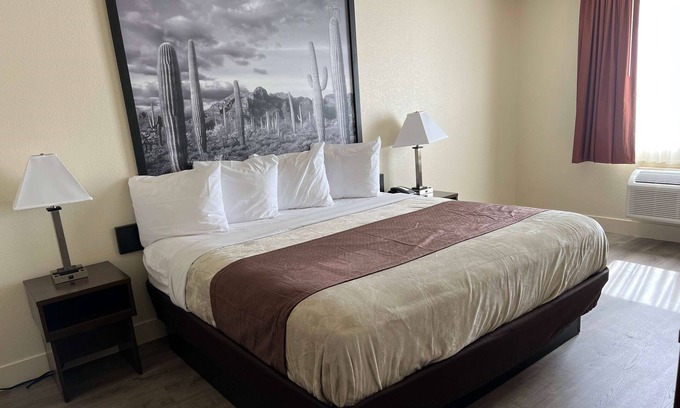 Yuma Hotel | Super 8 by Wyndham Yuma