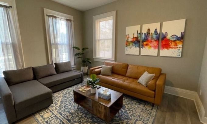 Covington Casa | Super Close to the Madison <Perfect for Wedding Guests> + 2 Free Parking Spots!