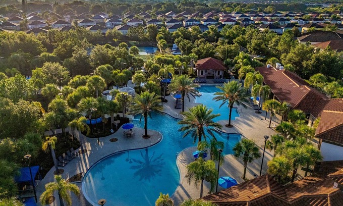Loughman Casa | Super Comfy- 7BD 5 5BA Sleep s 22 w Amenities