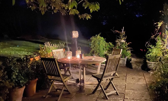 Alton Barnes Cabaña | Super cosy 17thC Grade II thatched cottage