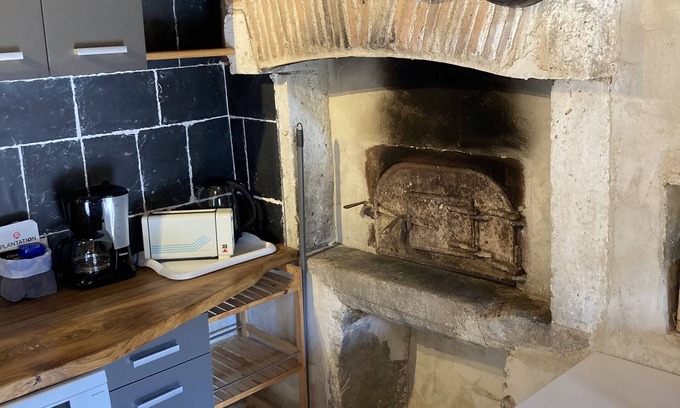 Champs-Romain Casa | Super Cosy one bedroom house 20 minutes from Brantome