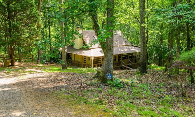 Cumming Cabina | Super Cozy,Rustic 2bd/2ba/ 10 cleaning fee