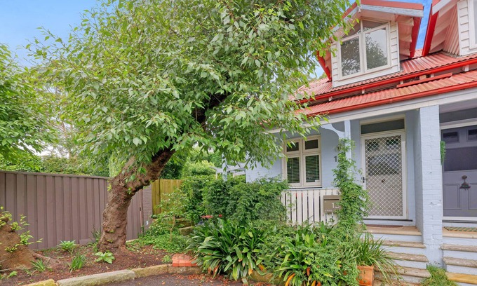 McMahons Point Cabaña | Super Cute Cottage in Sydney Harbour Suburb