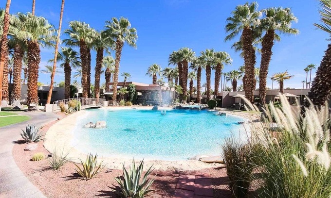 Araby Commons Condominio | Super Deluxe Palm Springs Condo