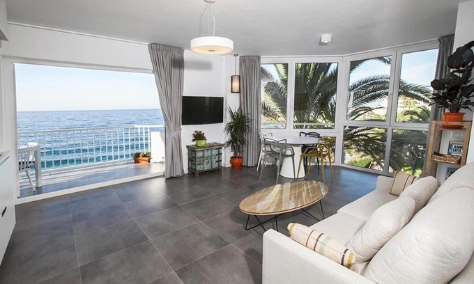 Centro de Nerja Apartamento | Super Front Line Modern New Apartm