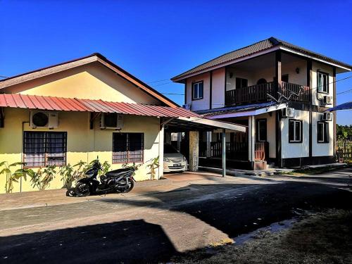 Kampung Kedawang Casa | Super Fully Furnished House next to airport - peaceful, leisure and quite