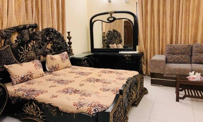 Karachi Casa | Super Golden Guest House
