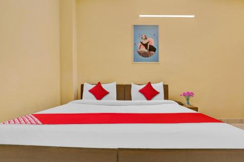 Rohini Hotel | Super Hotel O Raas Near Hira Sweet